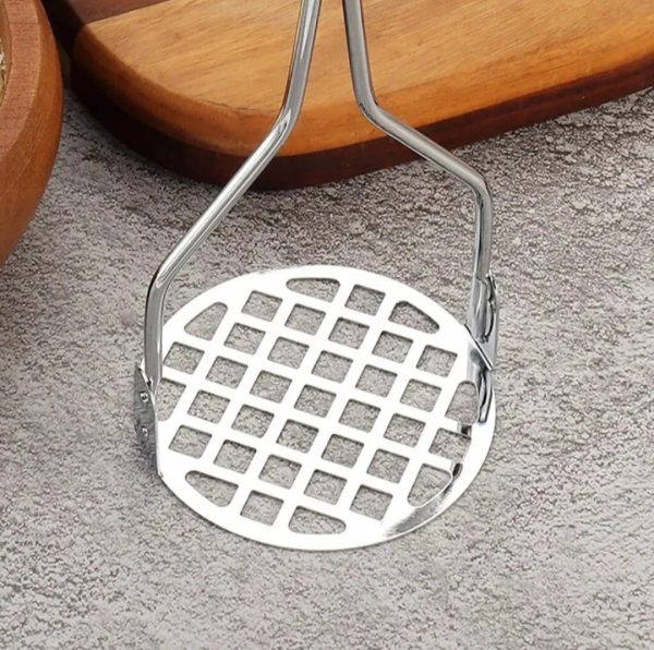 Potato Masher Stainless Steel Manual Kitchen Vegetable Ricer Fruit Banana Egg Crusher Tool – Random Color